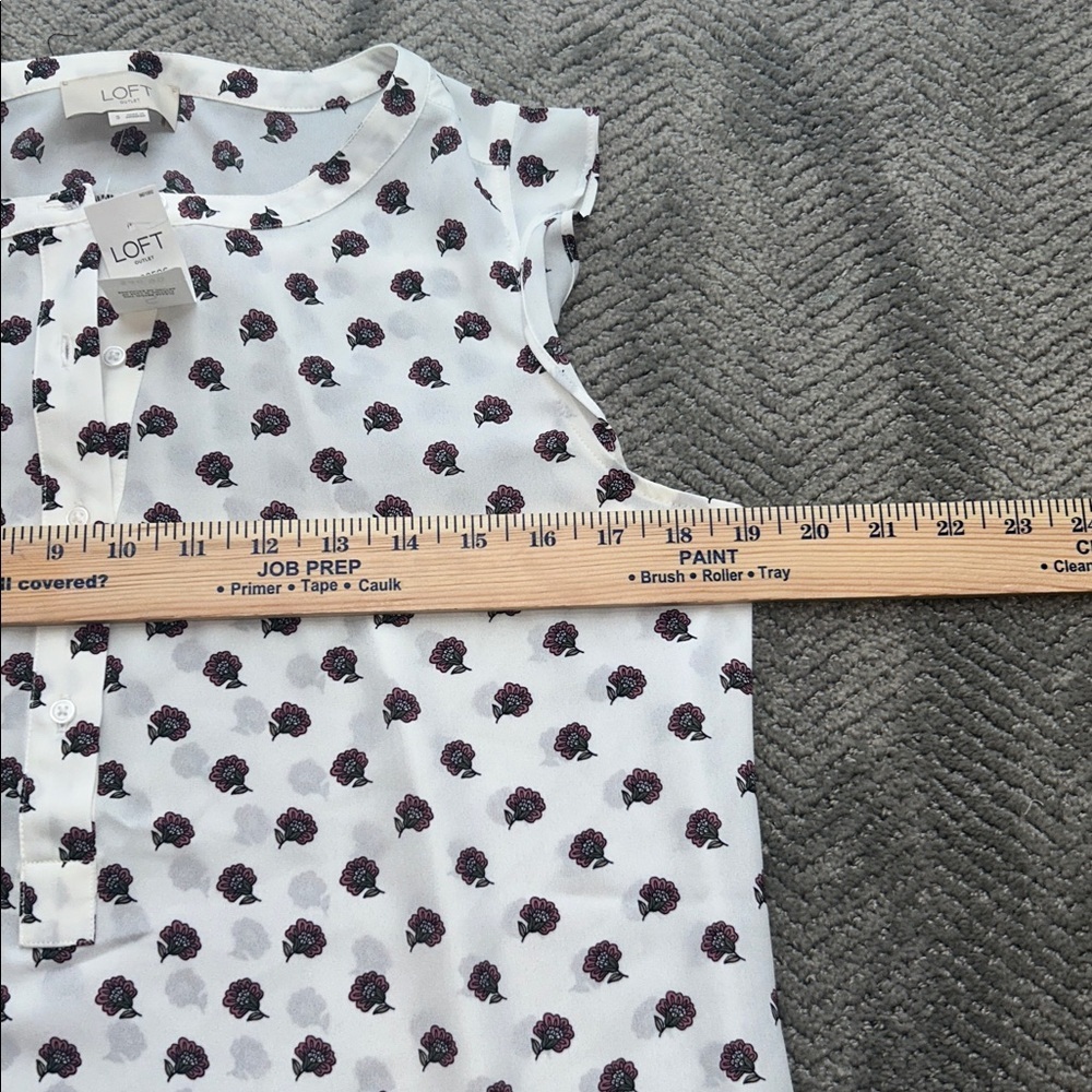 New LOFT Outlet Sleeveless Floral Blouse White Pink Size Small Lightweight Top - Picture 7 of 8